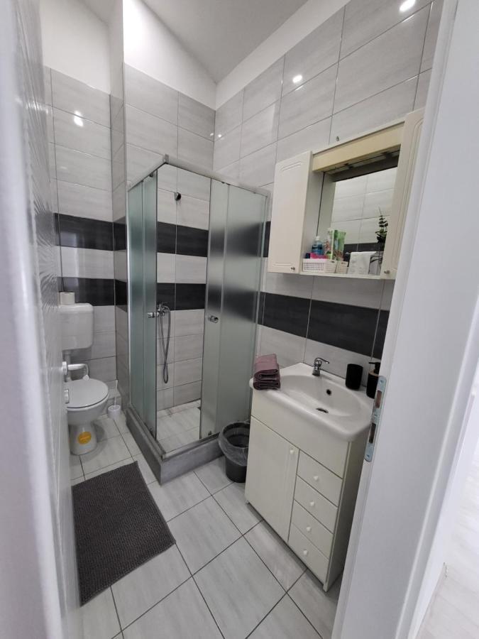 מוסטר Purple Rooms מראה חיצוני תמונה