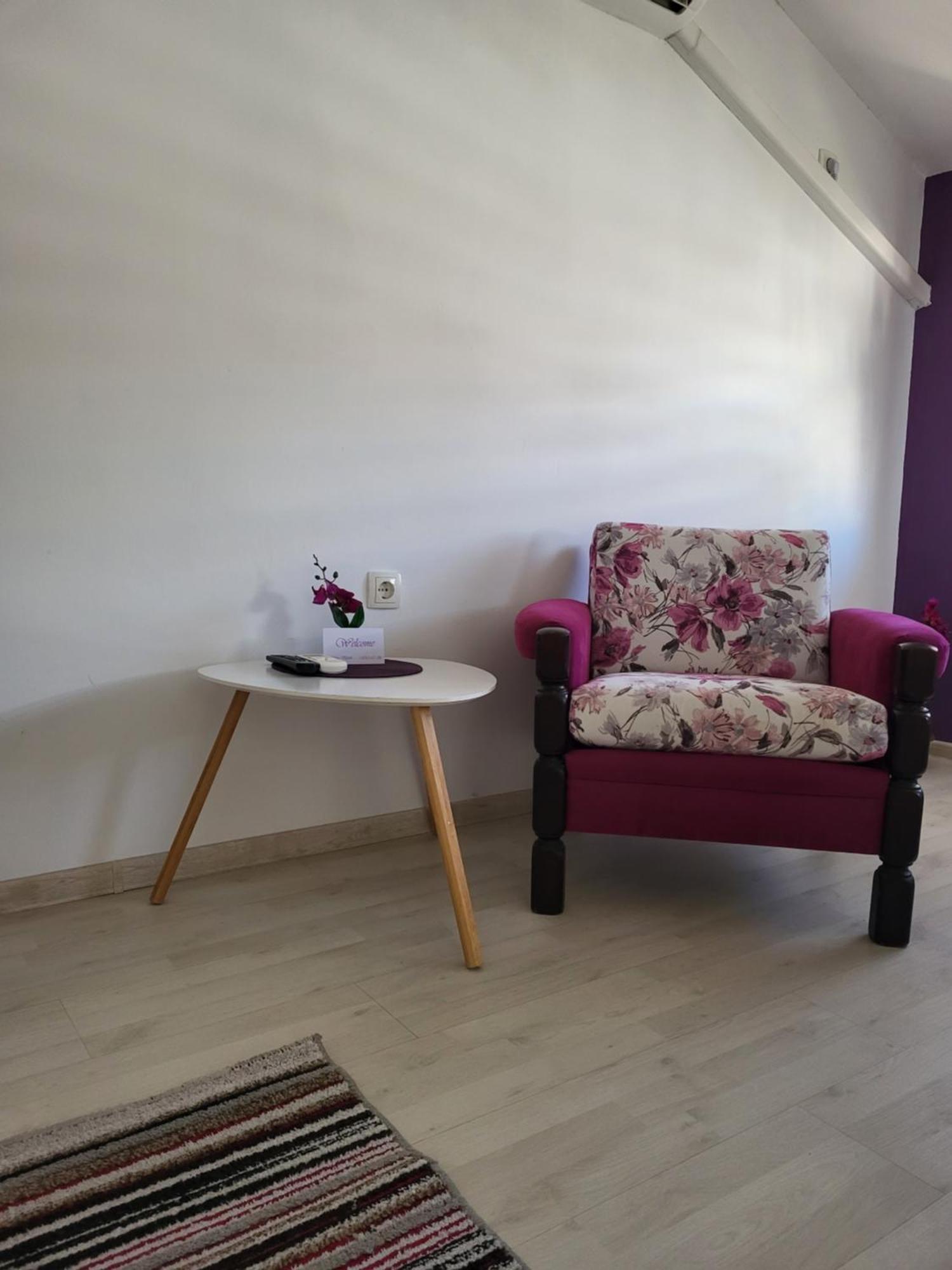 מוסטר Purple Rooms מראה חיצוני תמונה